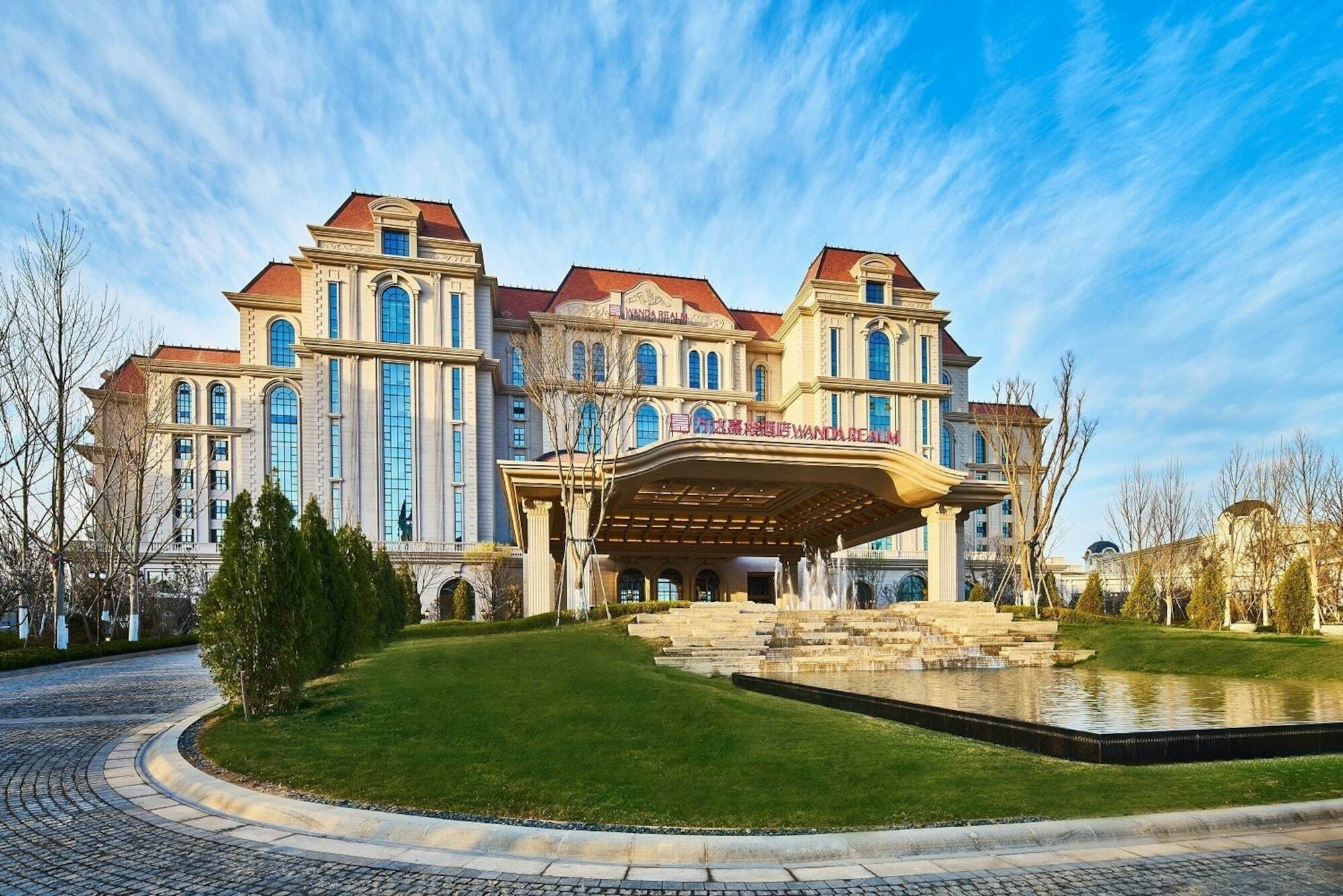 Wanda Realm Qingdao Movie Metropolis Hotel Bagian luar foto