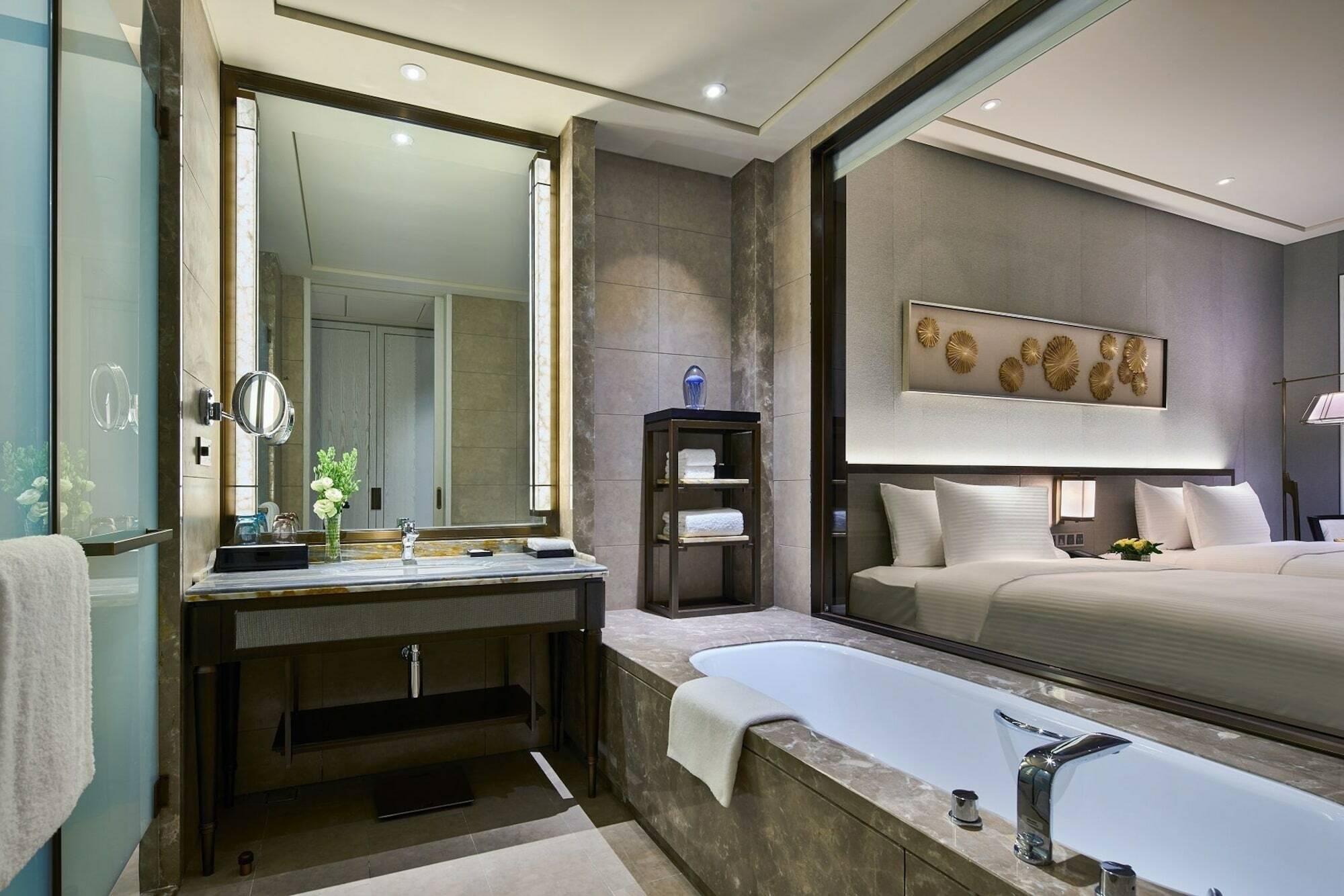 Wanda Realm Qingdao Movie Metropolis Hotel Bagian luar foto