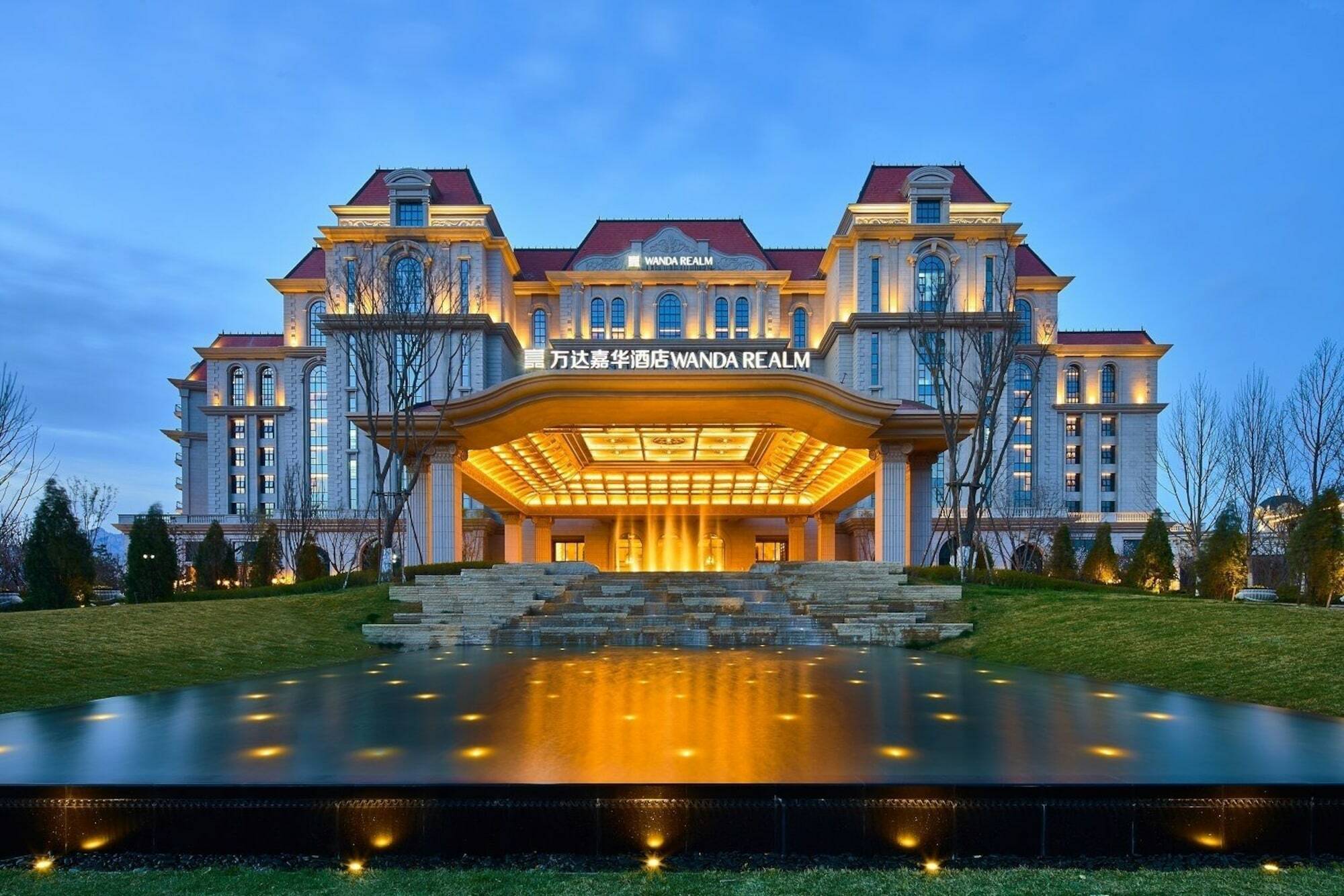 Wanda Realm Qingdao Movie Metropolis Hotel Bagian luar foto