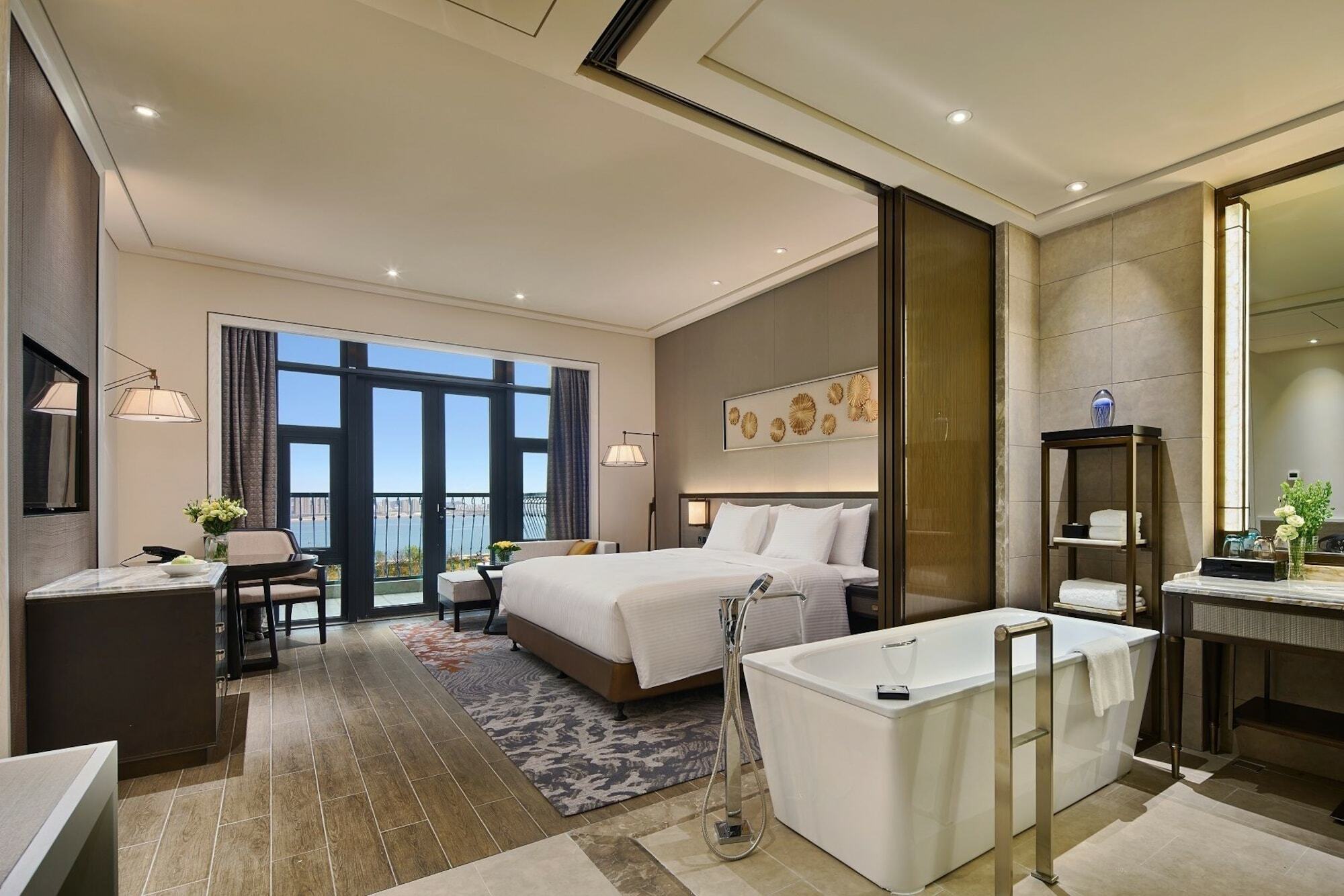 Wanda Realm Qingdao Movie Metropolis Hotel Bagian luar foto