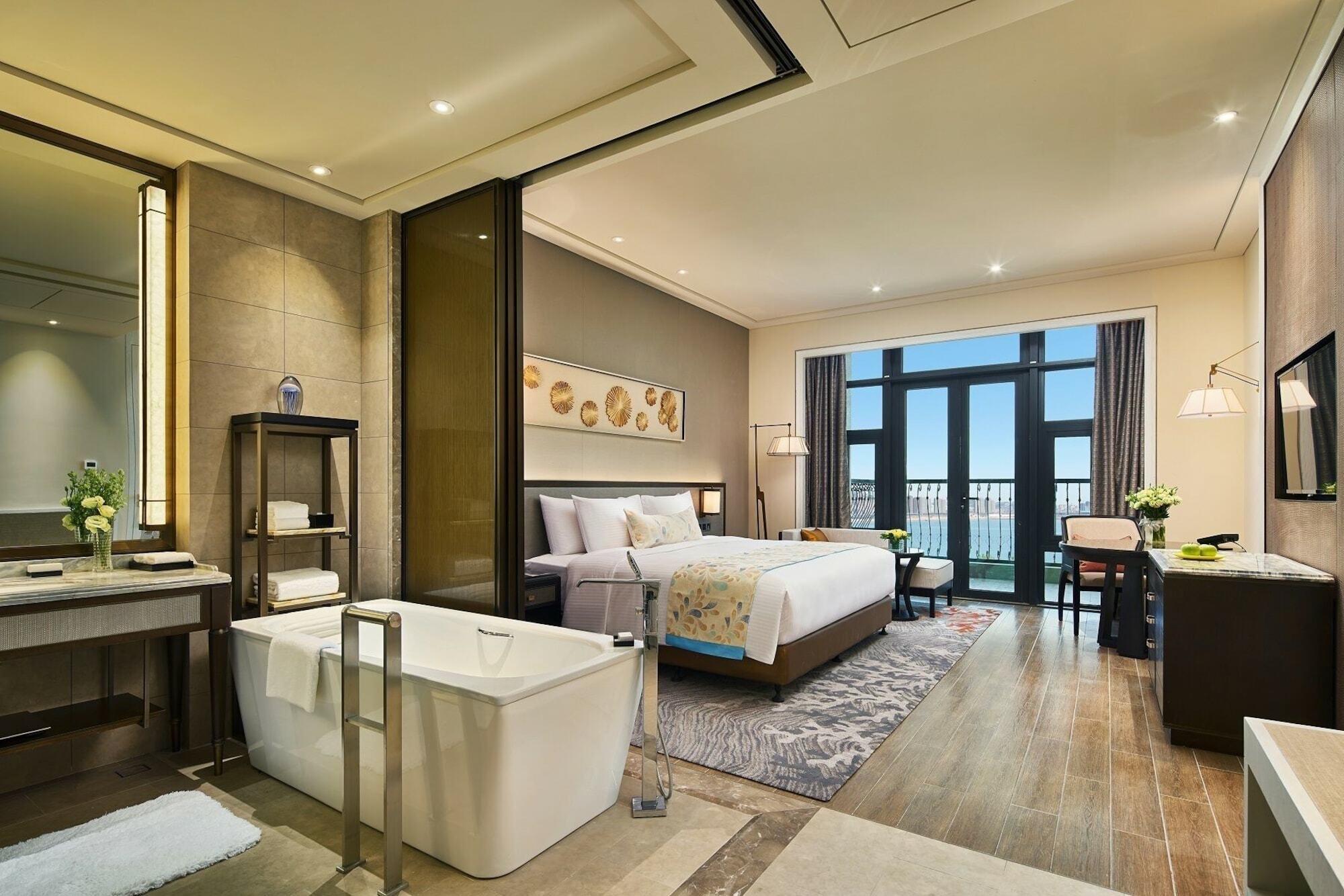 Wanda Realm Qingdao Movie Metropolis Hotel Bagian luar foto